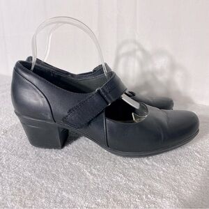 Clarks Collection Black Leather Mary Jane Style Round Toe Chunky Heels 9